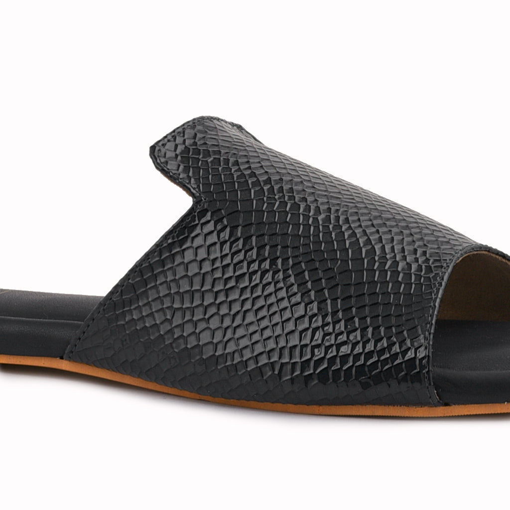 Black closed store toe slides